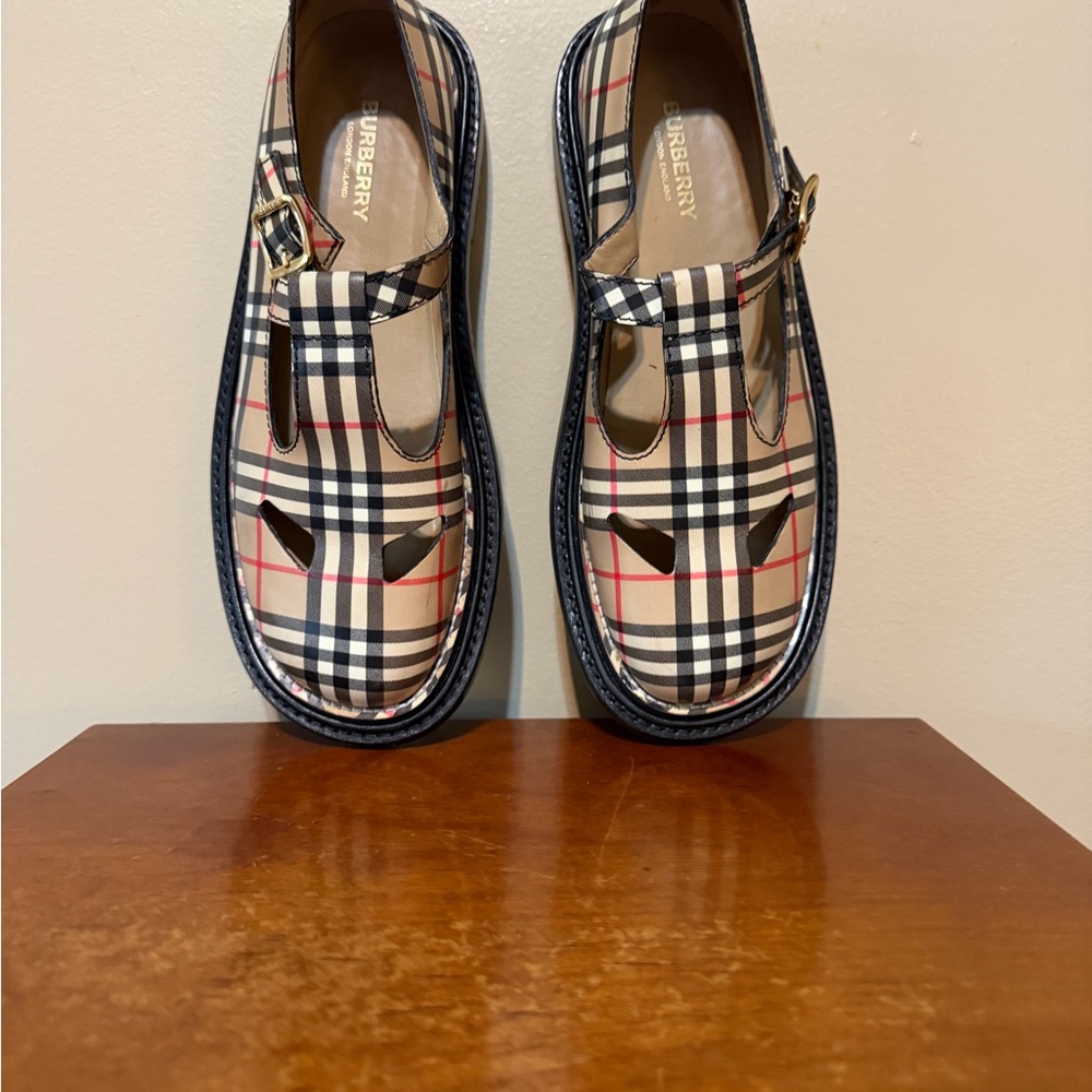 Burberry Women's Checkered Loafers - Black, Cream, and Red - Picture 6 of 7